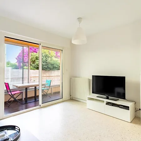 Bright Cocoon With Loggia In *