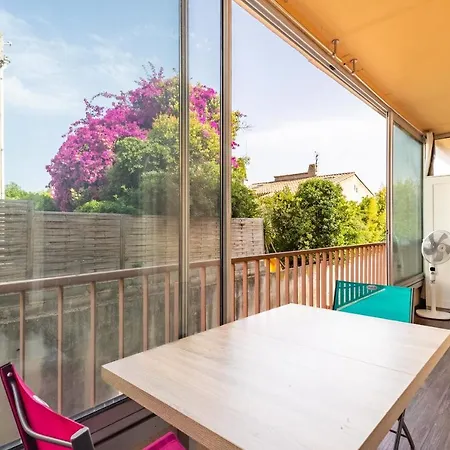 Bright Cocoon With Loggia In *